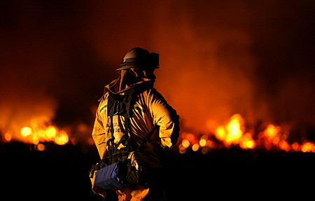 Пожар в новокузнецком дачном посёлке унёс жизнь молодого человека