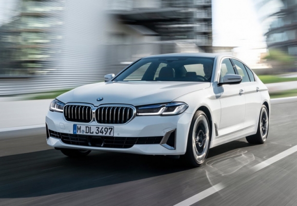 BMW официально представила в России обновленный седан 5-Series